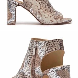 Vince Camuto Sandal Bootie Snakeskin Leather Peep Toe 3.25” heel NEW Size 6.5